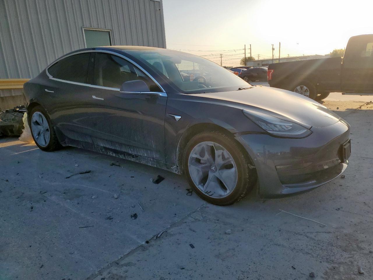 2020 Tesla Model 3 - zdjęcie 4