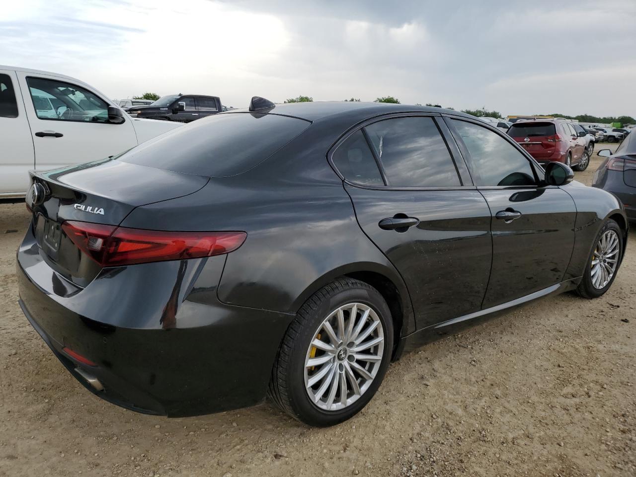 2018 Alfa Romeo Giulia Ti Q4 - zdjęcie 3