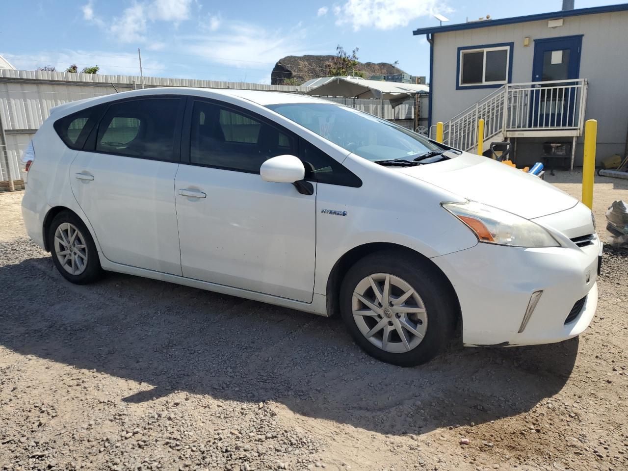 2013 Toyota Prius V - zdjęcie 4