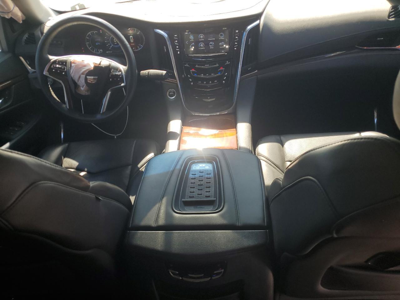 2017 Cadillac Escalade Luxury - zdjęcie 8