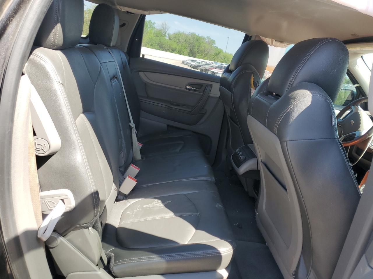 2015 Chevrolet Traverse - zdjęcie 11