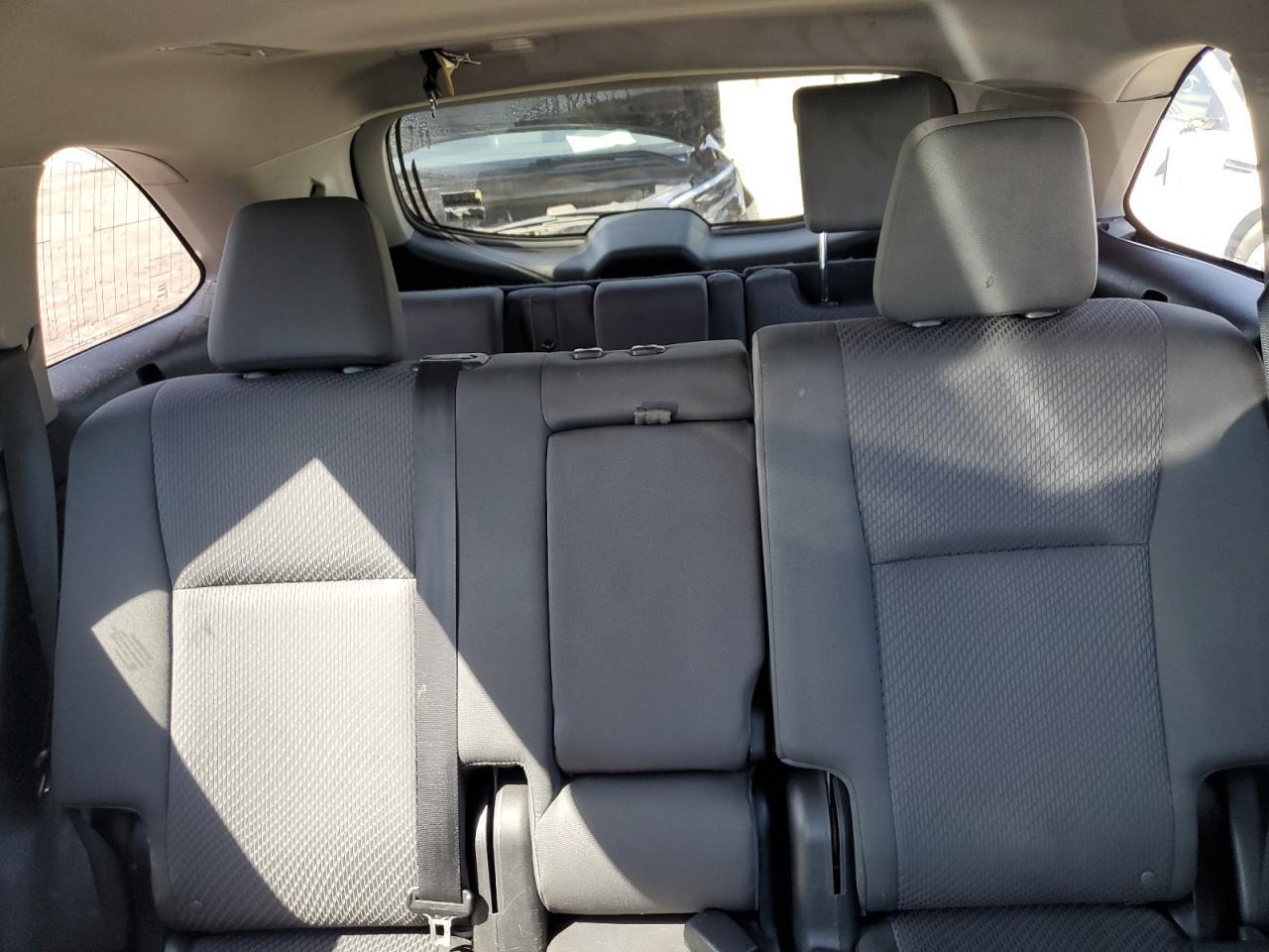 2016 Toyota Highlander Le - zdjęcie 10
