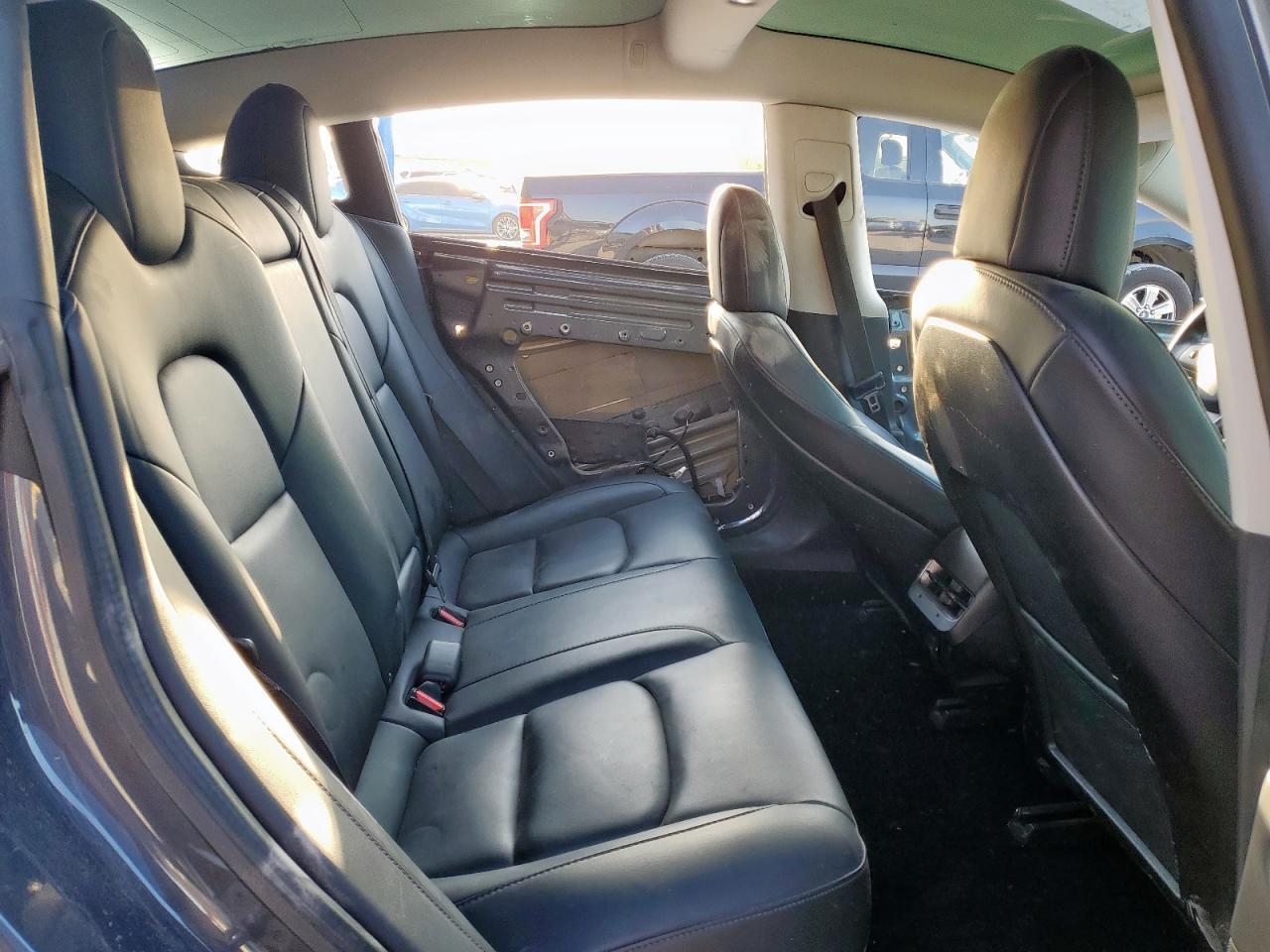 2020 Tesla Model 3 - zdjęcie 11