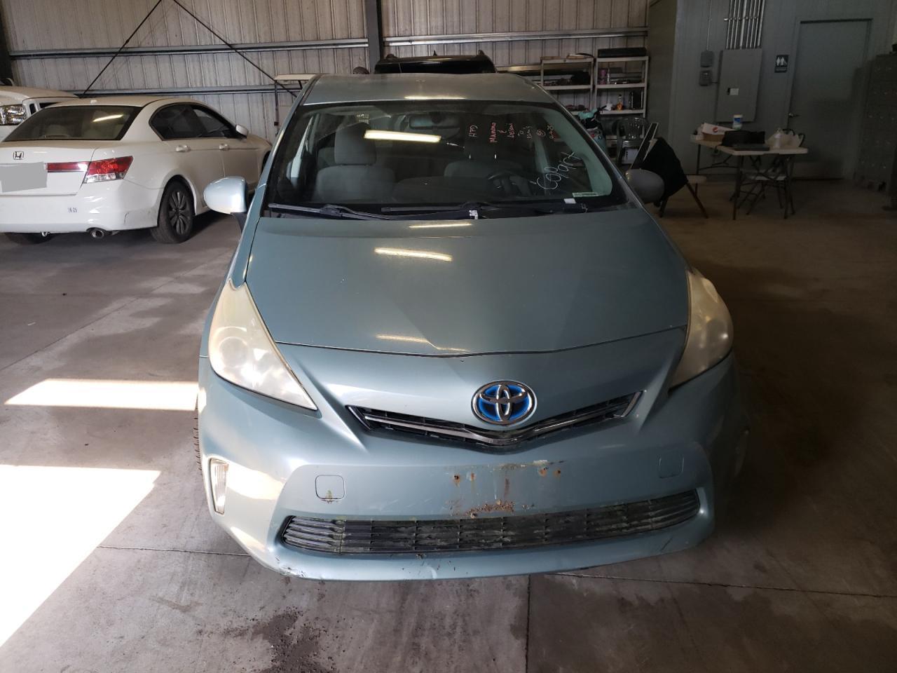 2014 Toyota Prius V - zdjęcie 5