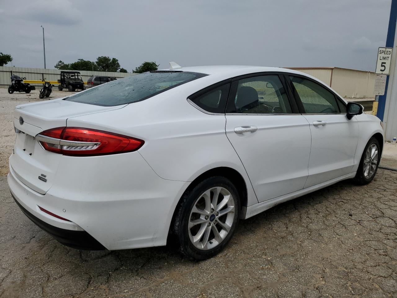 2020 Ford Fusion Se - zdjęcie 3