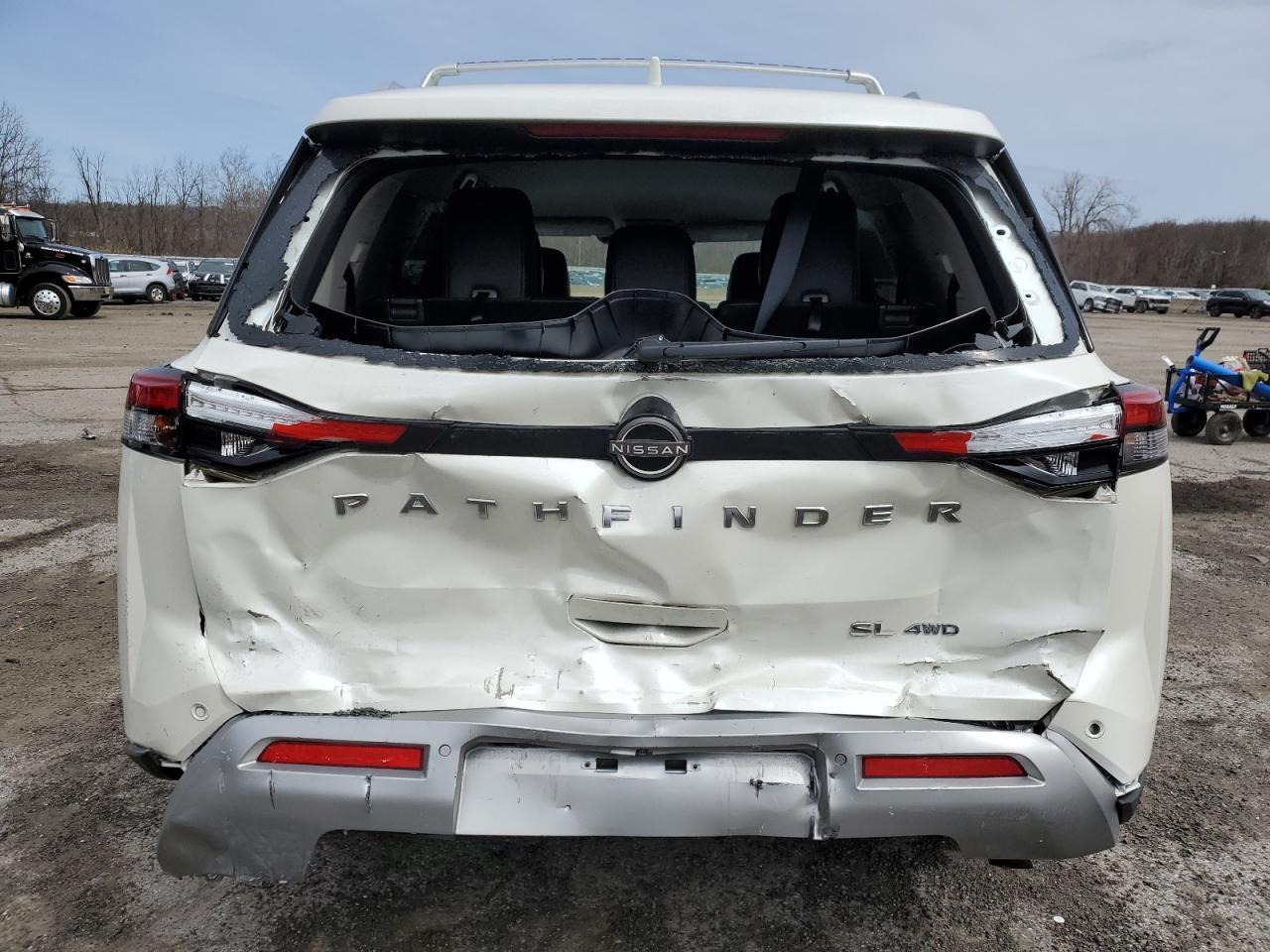 2024 Nissan Pathfinder - zdjęcie 6