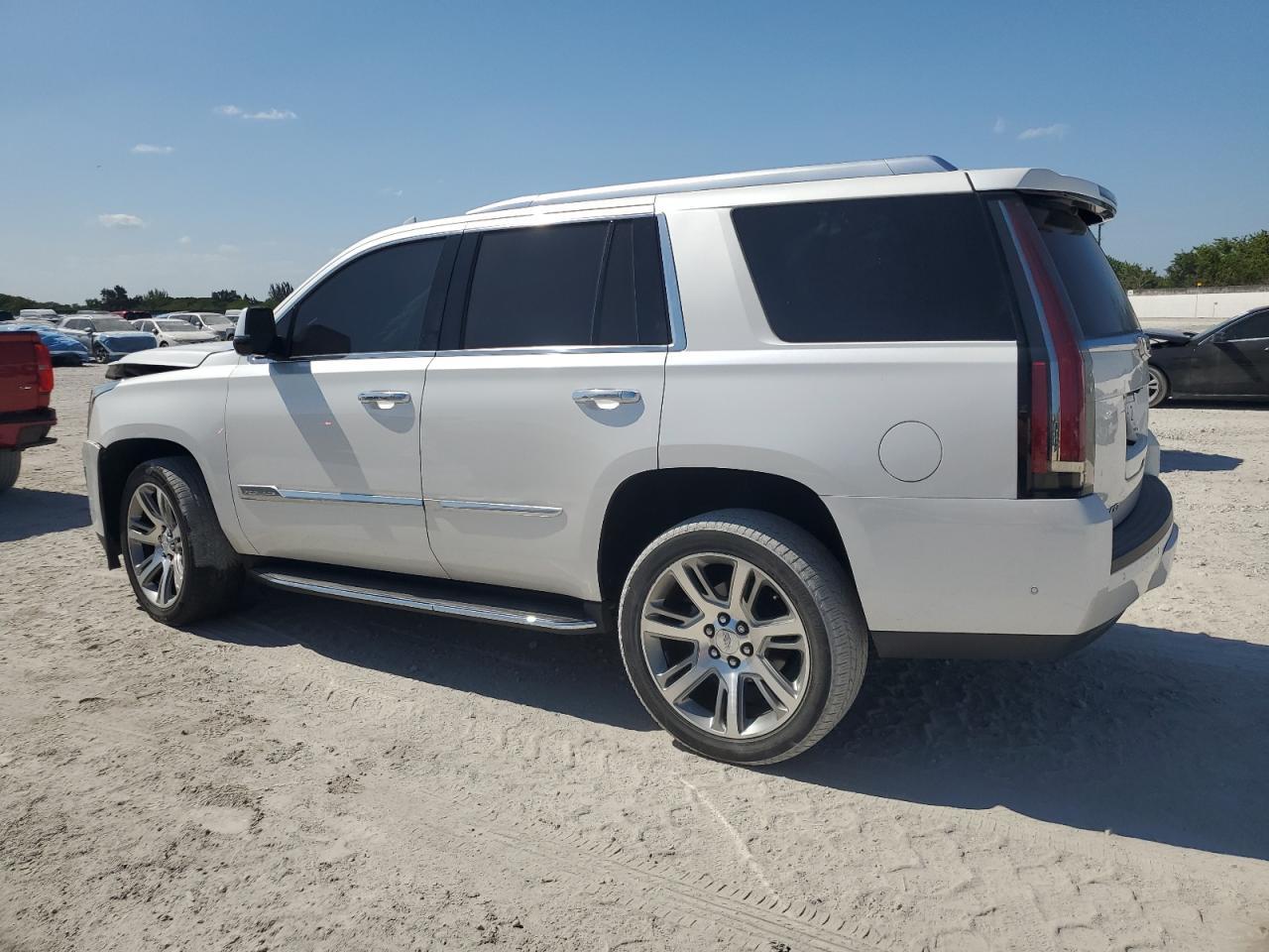2017 Cadillac Escalade Luxury - zdjęcie 2