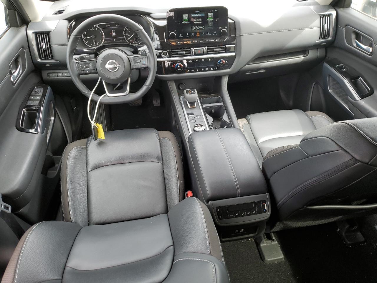 2024 Nissan Pathfinder - zdjęcie 8