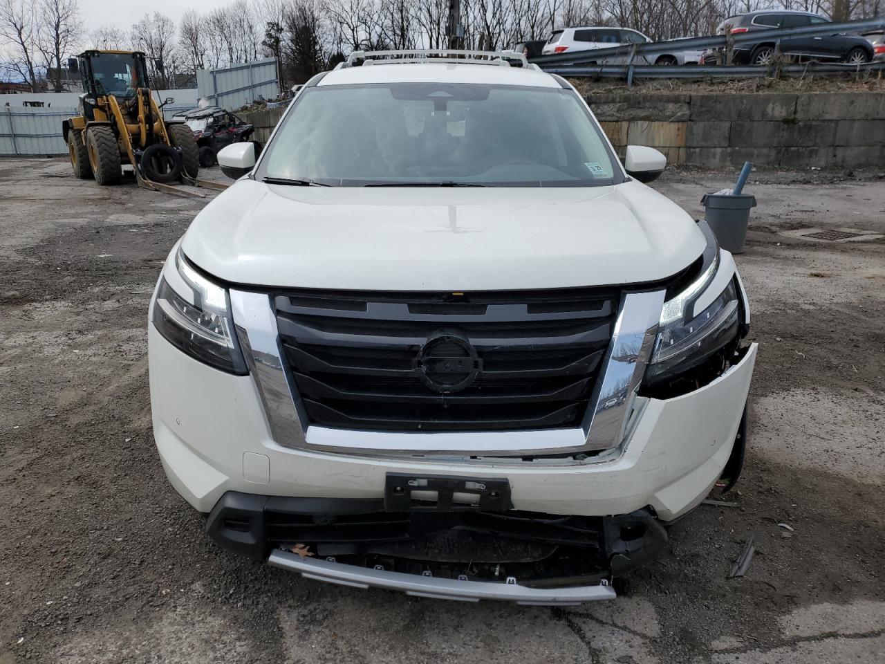 2024 Nissan Pathfinder - zdjęcie 5