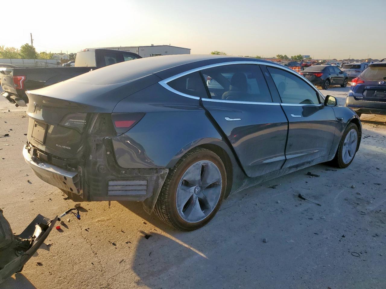 2020 Tesla Model 3 - zdjęcie 3