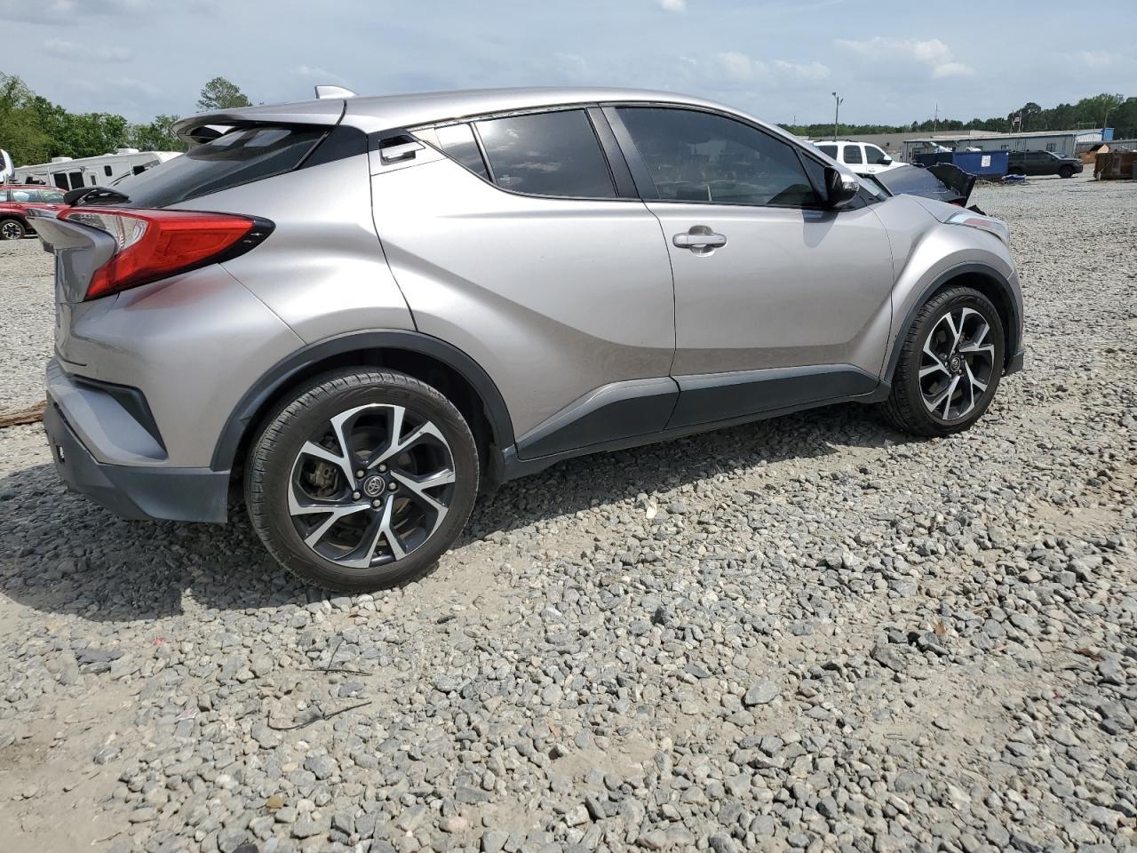 2019 Toyota C-Hr Xle - zdjęcie 3