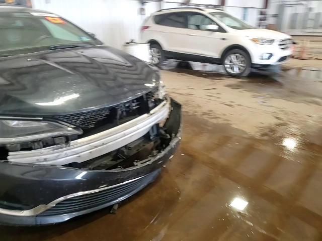 2017 Chrysler 200 Limited - zdjęcie 13