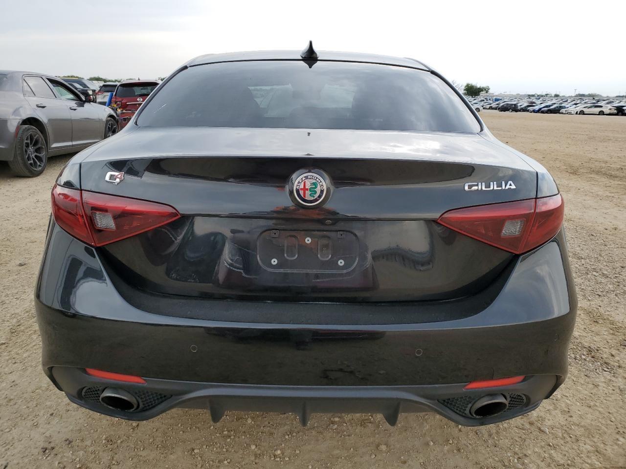 2018 Alfa Romeo Giulia Ti Q4 - zdjęcie 6