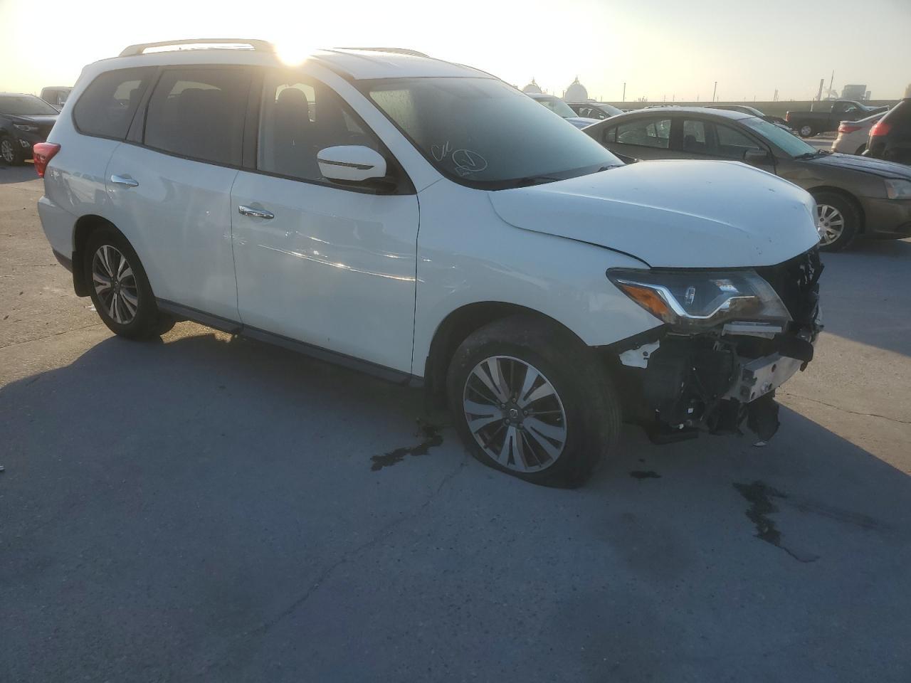 2017 Nissan Pathfinder S - zdjęcie 4