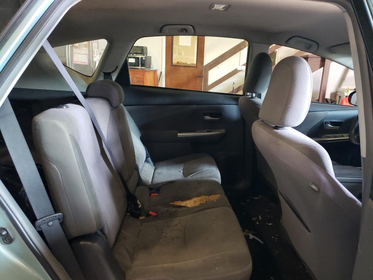 2014 Toyota Prius V - zdjęcie 10