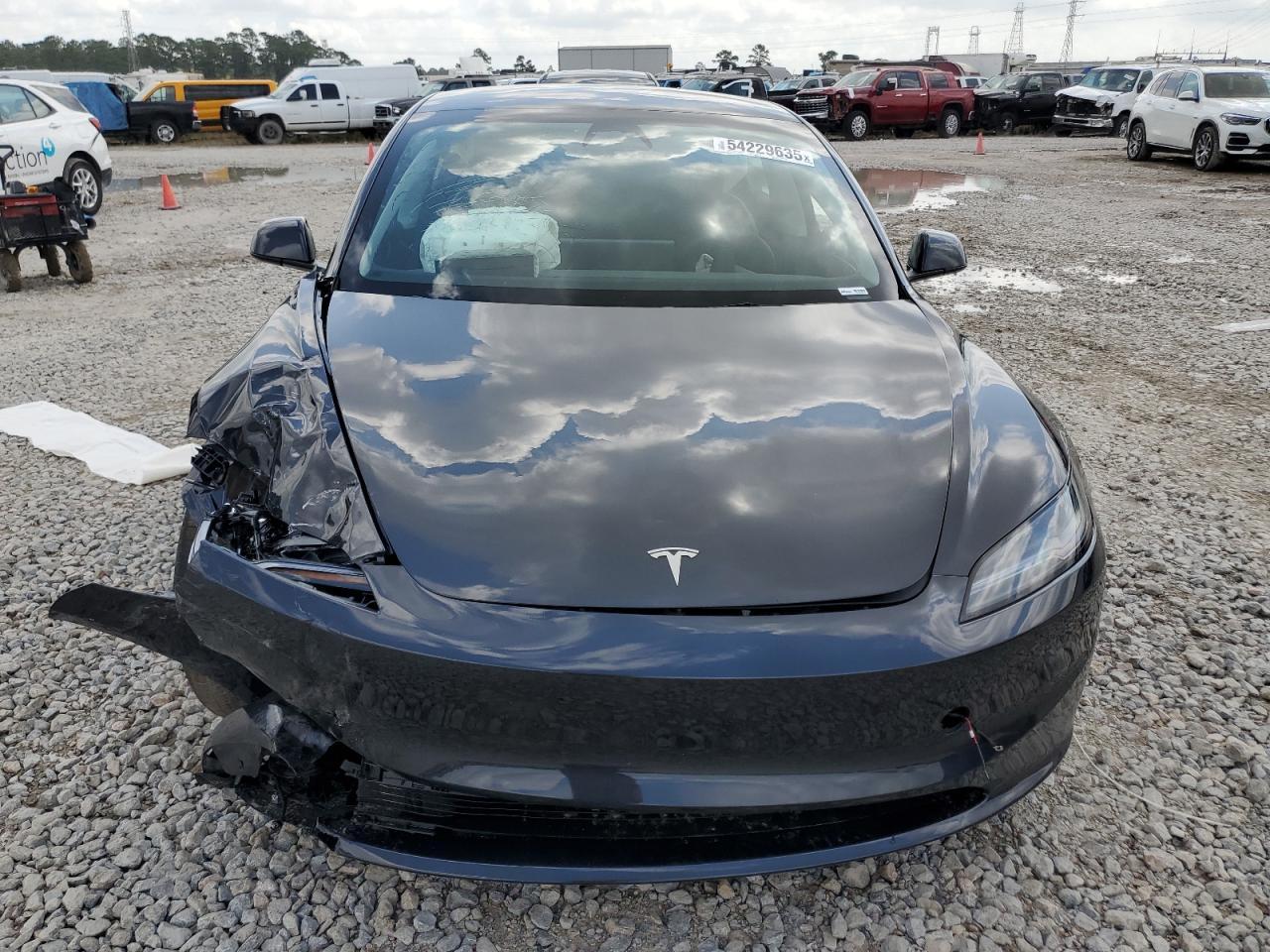 2025 Tesla Model 3 - zdjęcie 5