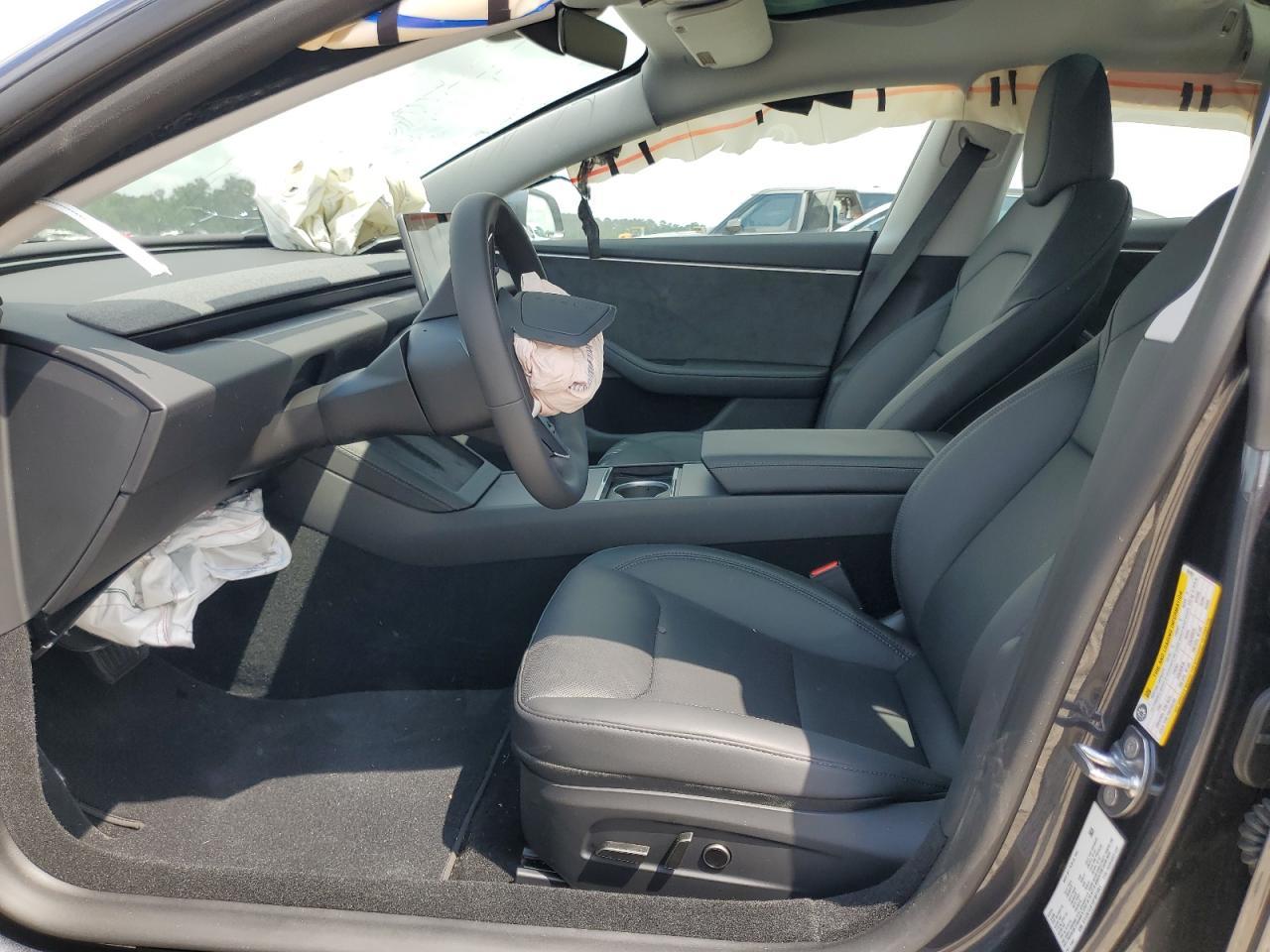 2025 Tesla Model 3 - zdjęcie 7