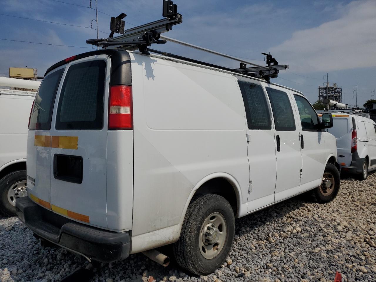 2013 Chevrolet Express G2500 - zdjęcie 3