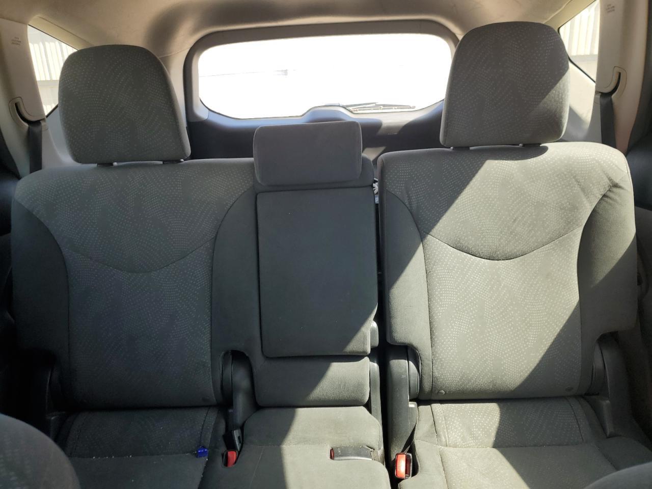 2013 Toyota Prius V - zdjęcie 10