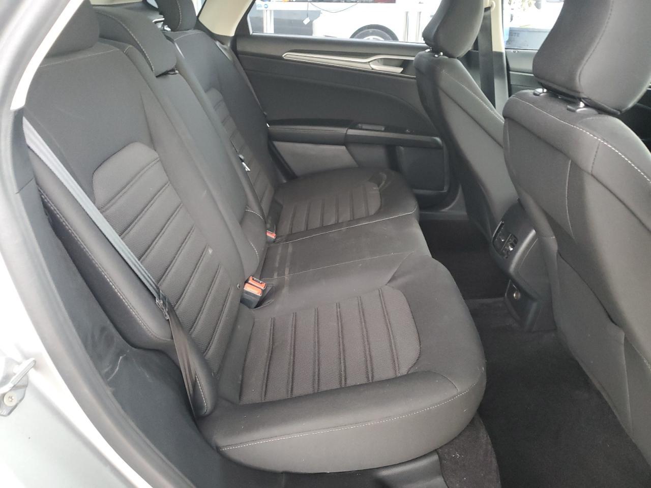 2020 Ford Fusion Se - zdjęcie 10