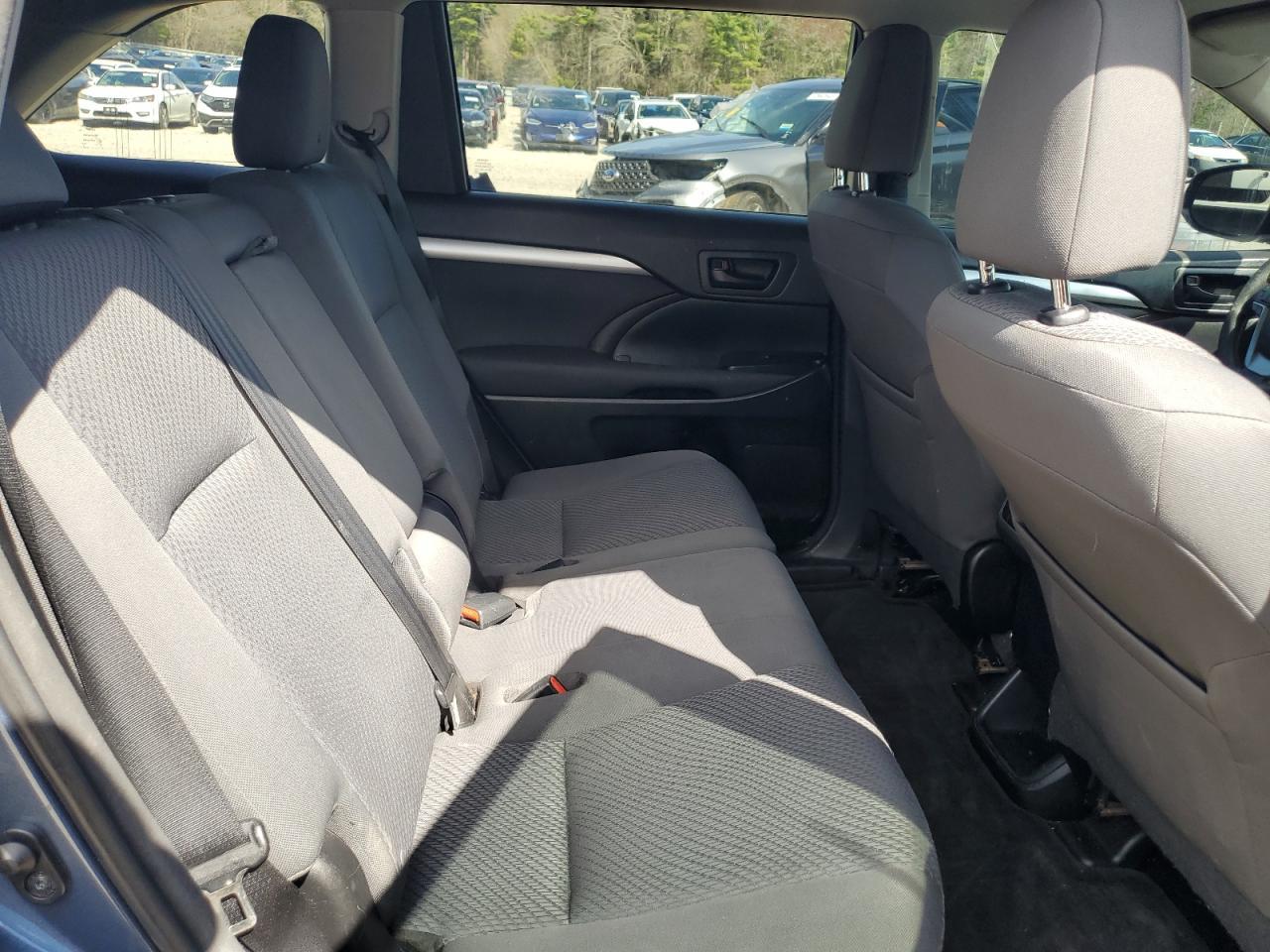 2016 Toyota Highlander Le - zdjęcie 11