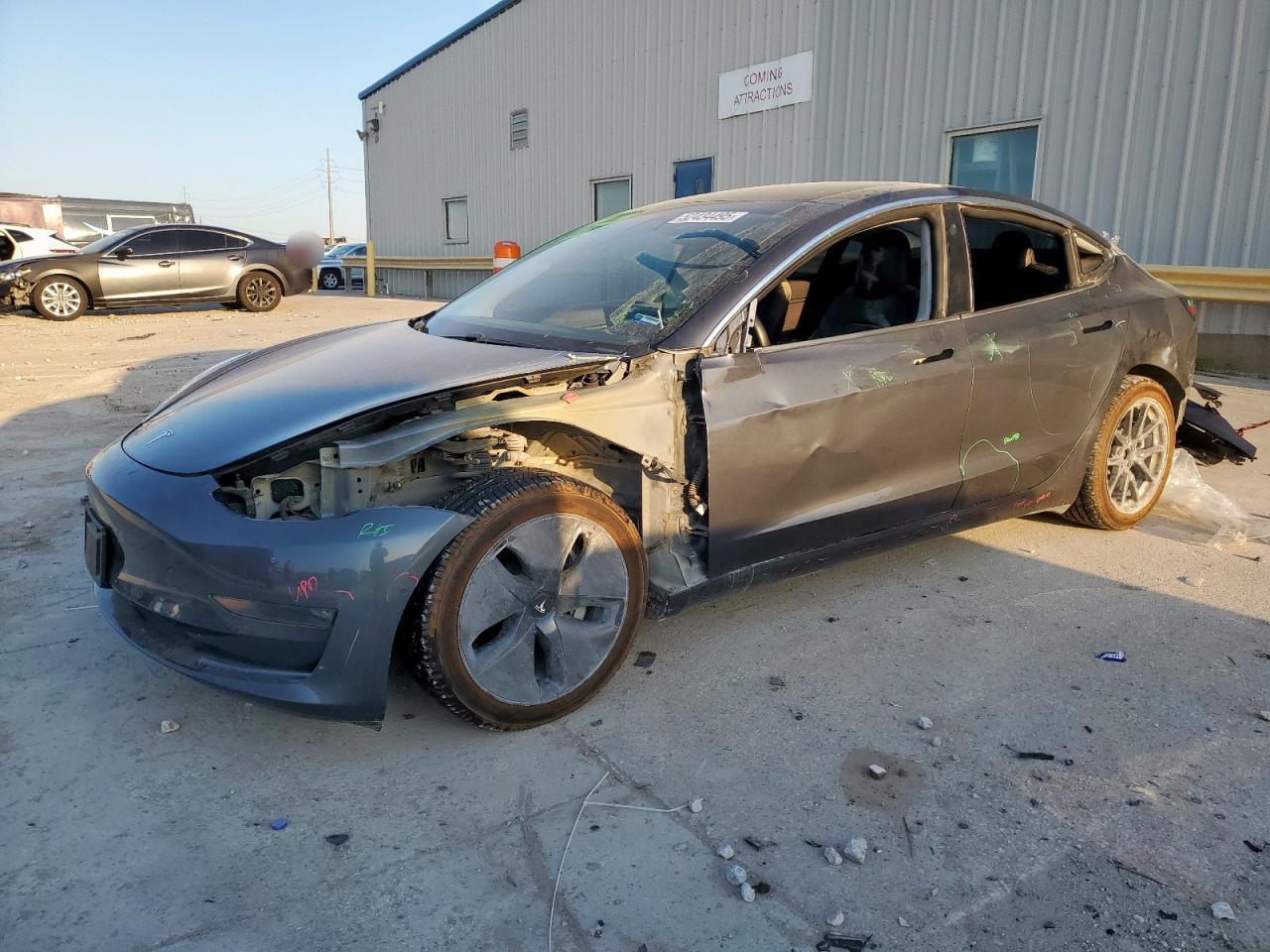 2020 Tesla Model 3 - zdjęcie główne