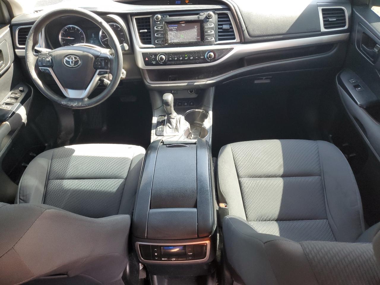 2016 Toyota Highlander Le - zdjęcie 8