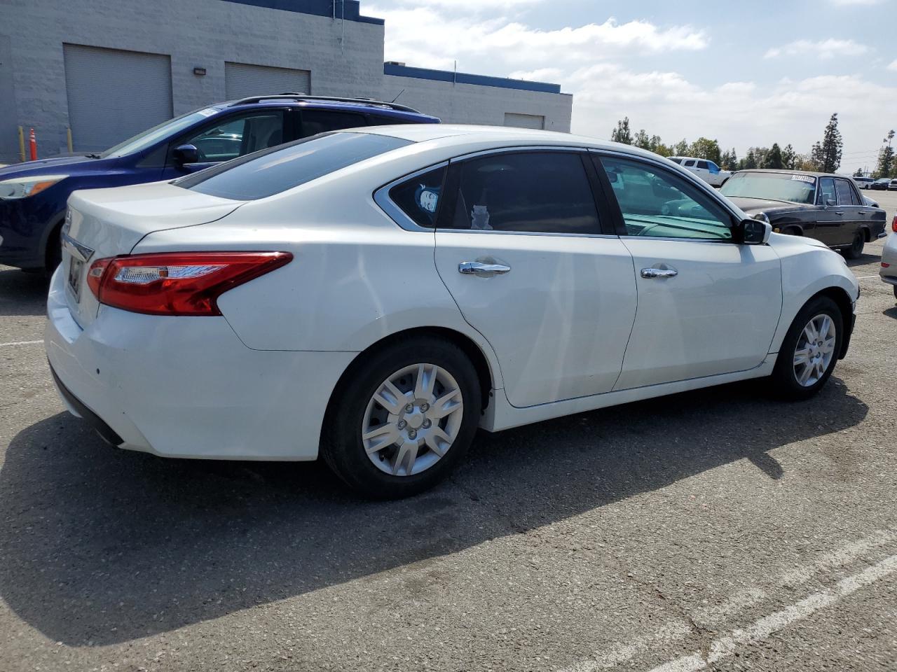 2016 Nissan Altima 2.5 - zdjęcie 3
