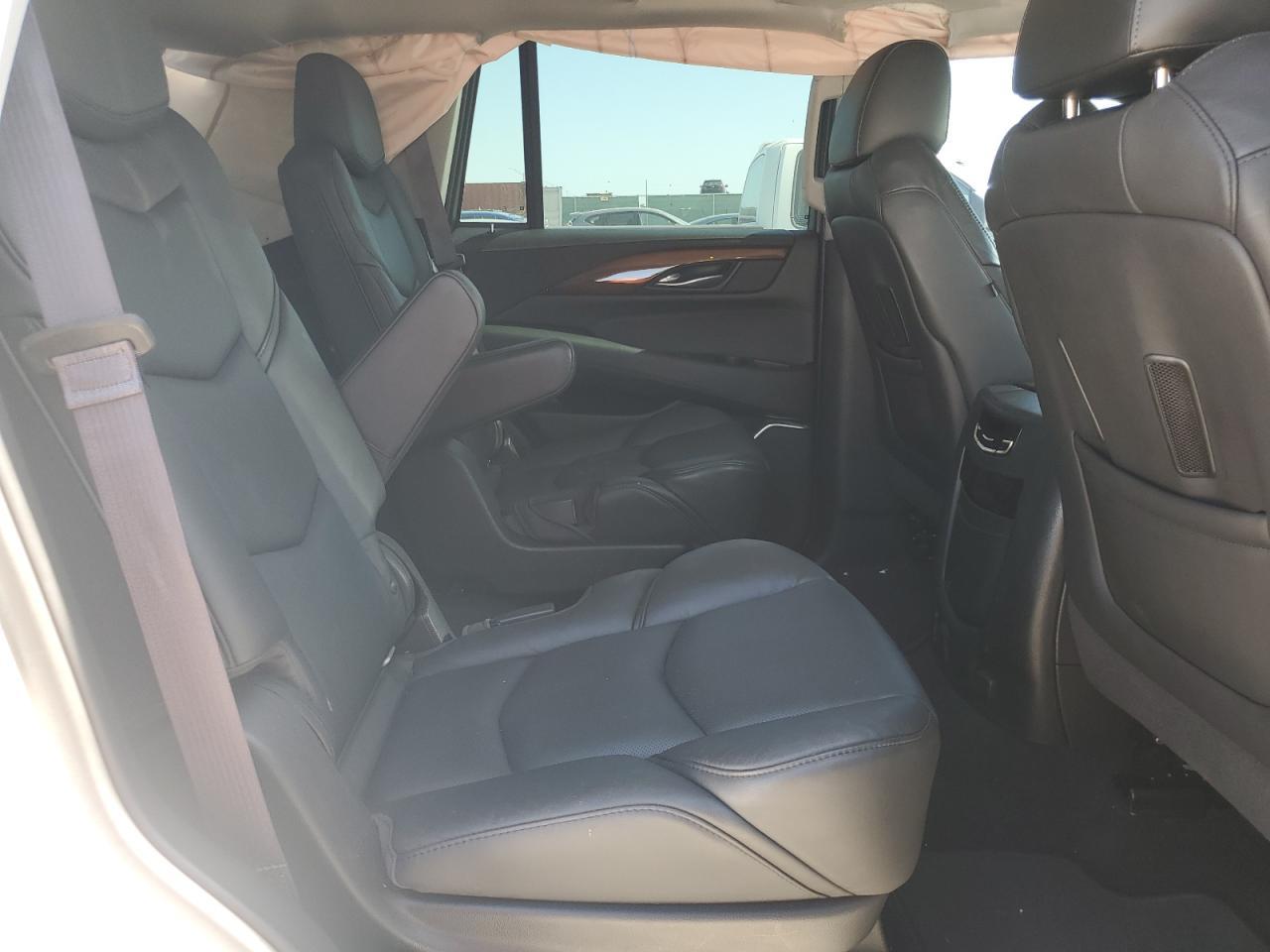2017 Cadillac Escalade Luxury - zdjęcie 11