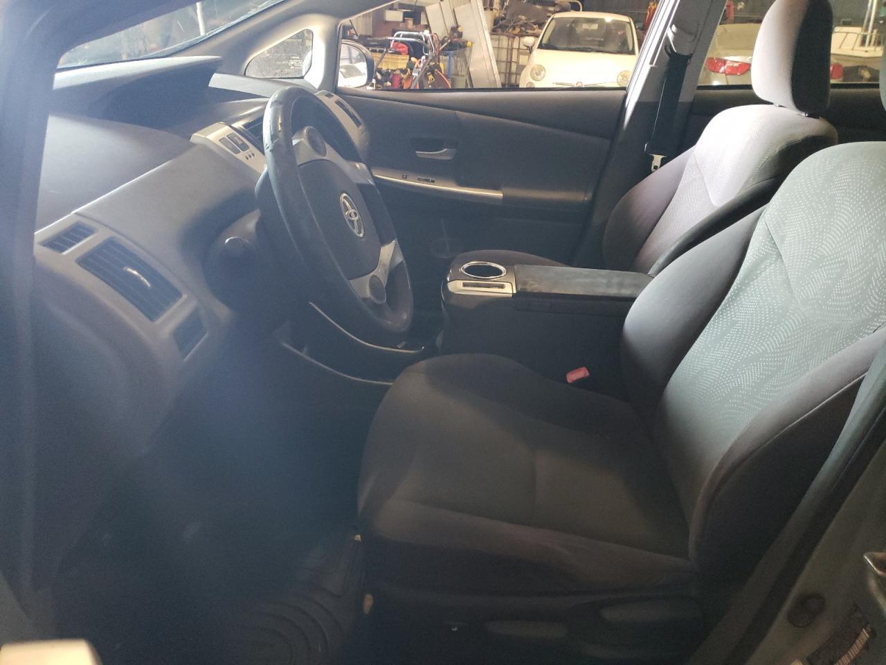 2014 Toyota Prius V - zdjęcie 7