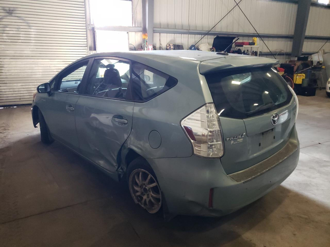 2014 Toyota Prius V - zdjęcie 2