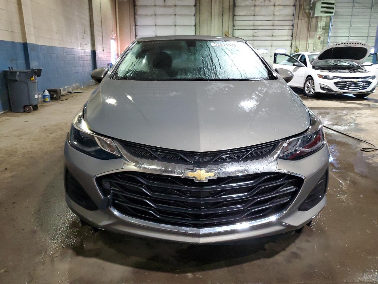 2019 Chevrolet Cruze Lt - zdjęcie 5