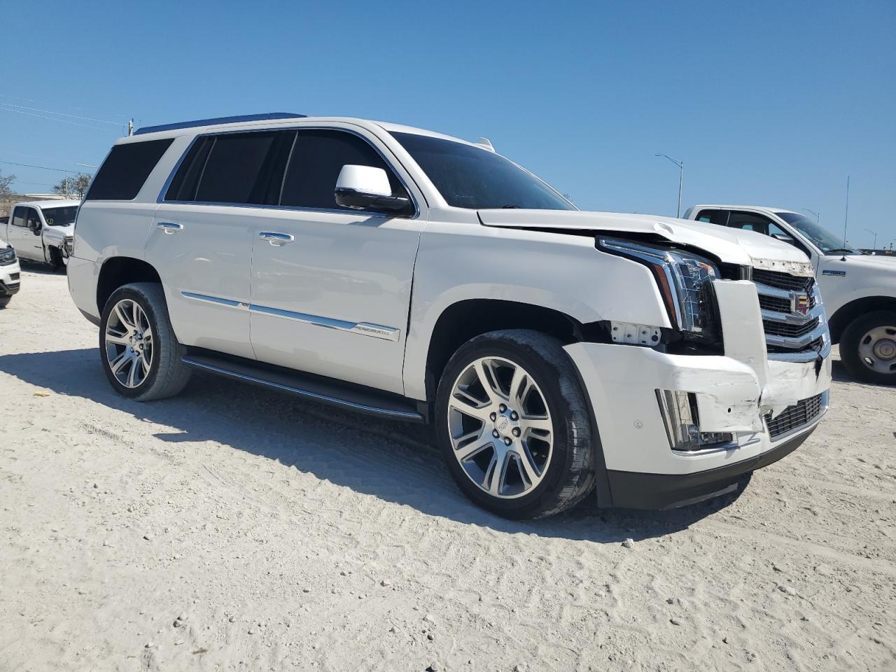 2017 Cadillac Escalade Luxury - zdjęcie 4