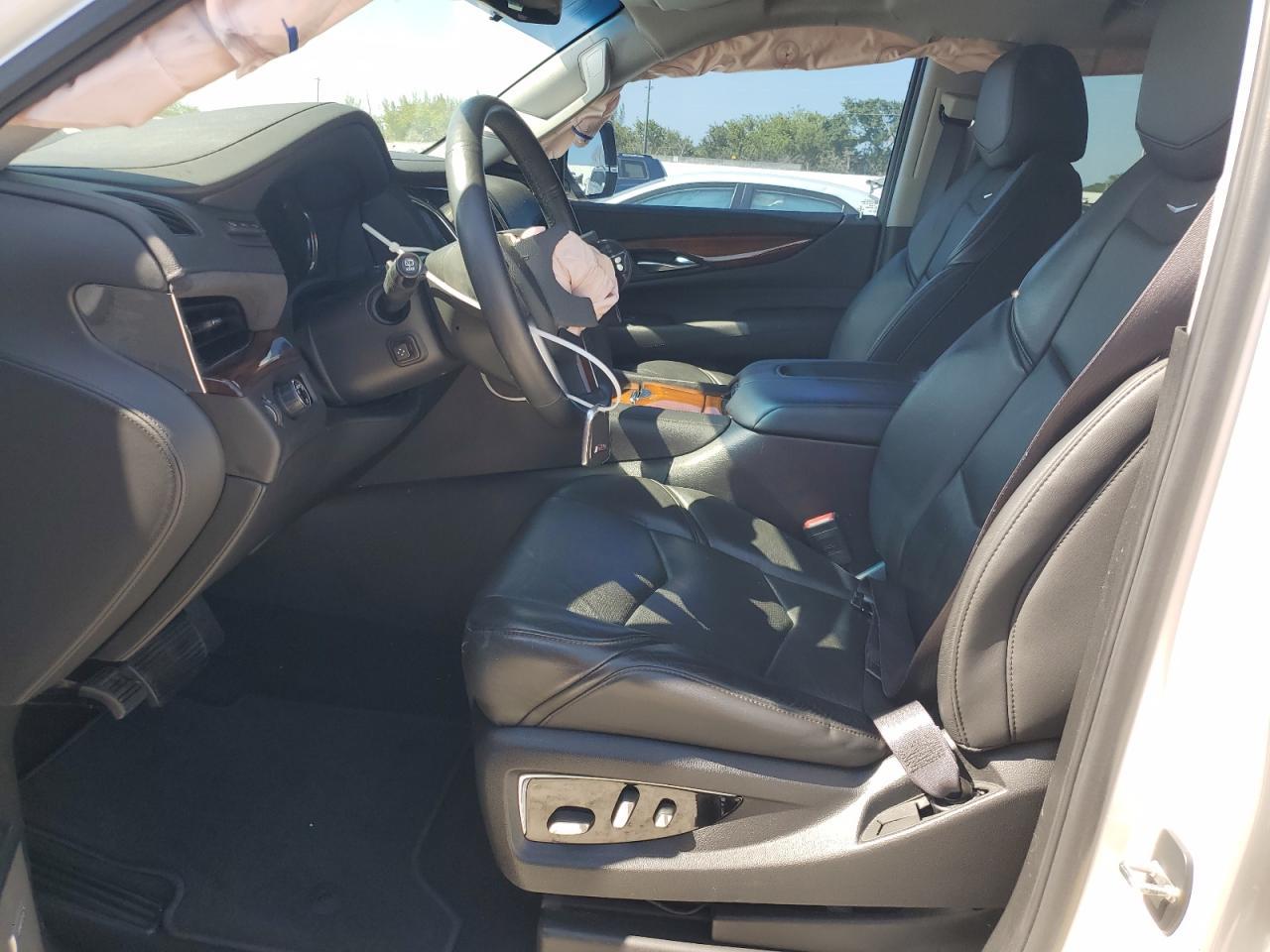 2017 Cadillac Escalade Luxury - zdjęcie 7