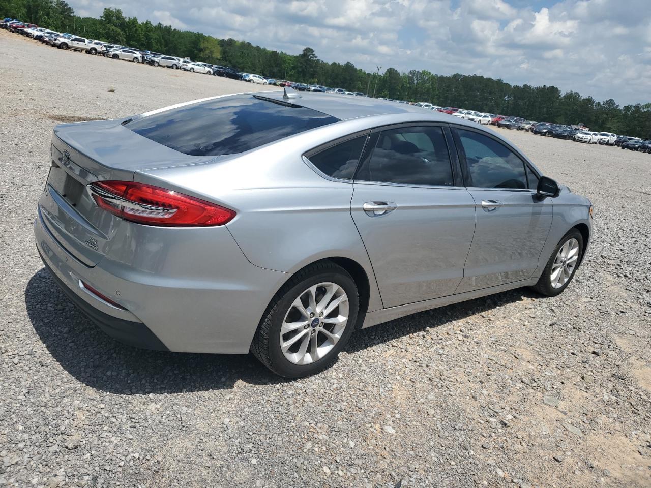 2020 Ford Fusion Se - zdjęcie 3