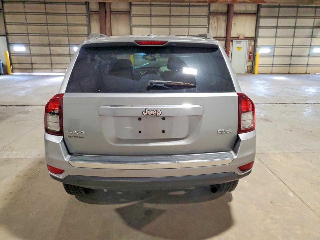 2015 Jeep Compass Latitude - zdjęcie 6