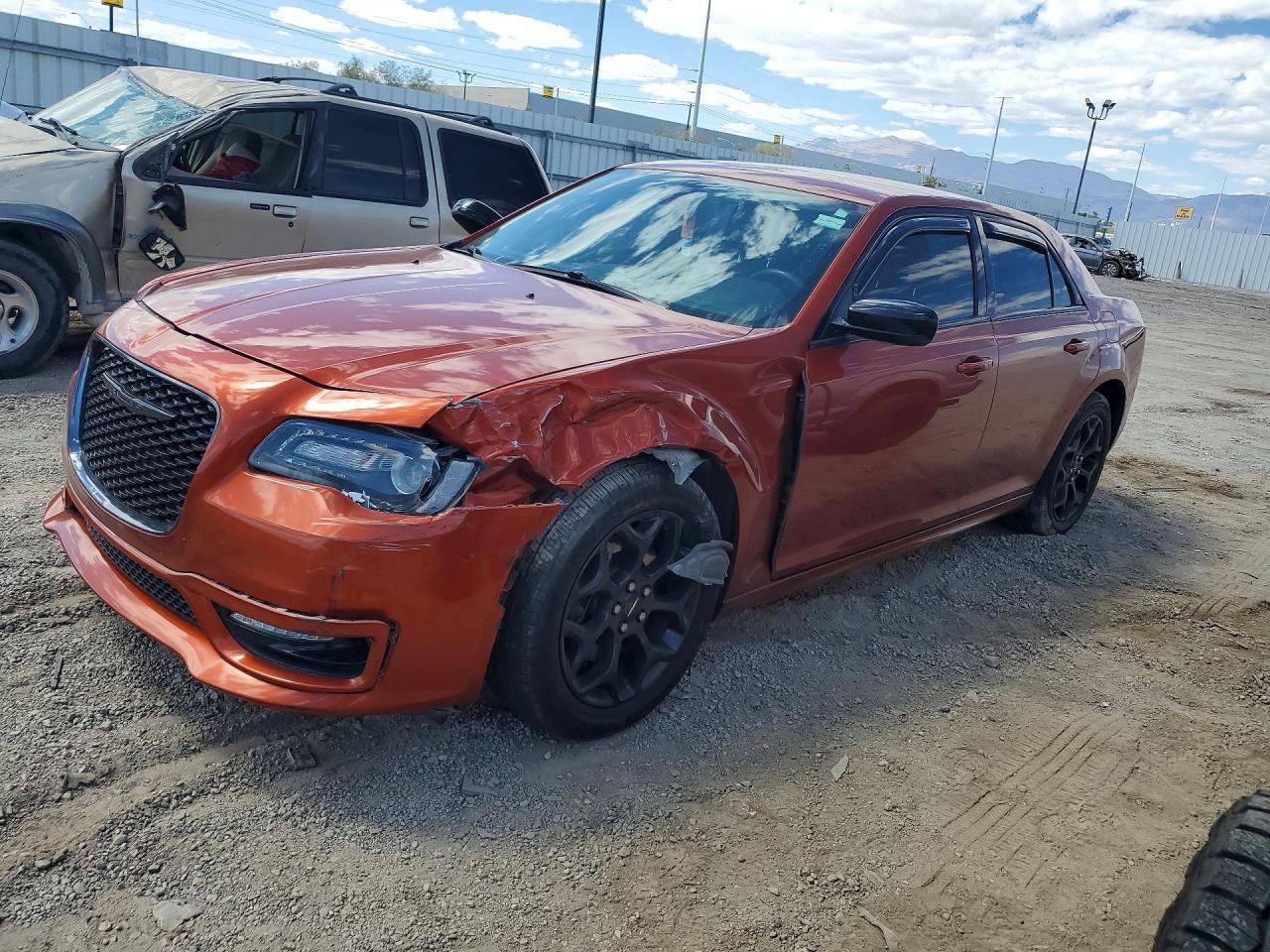 2020 Chrysler 300 Touring - zdjęcie główne