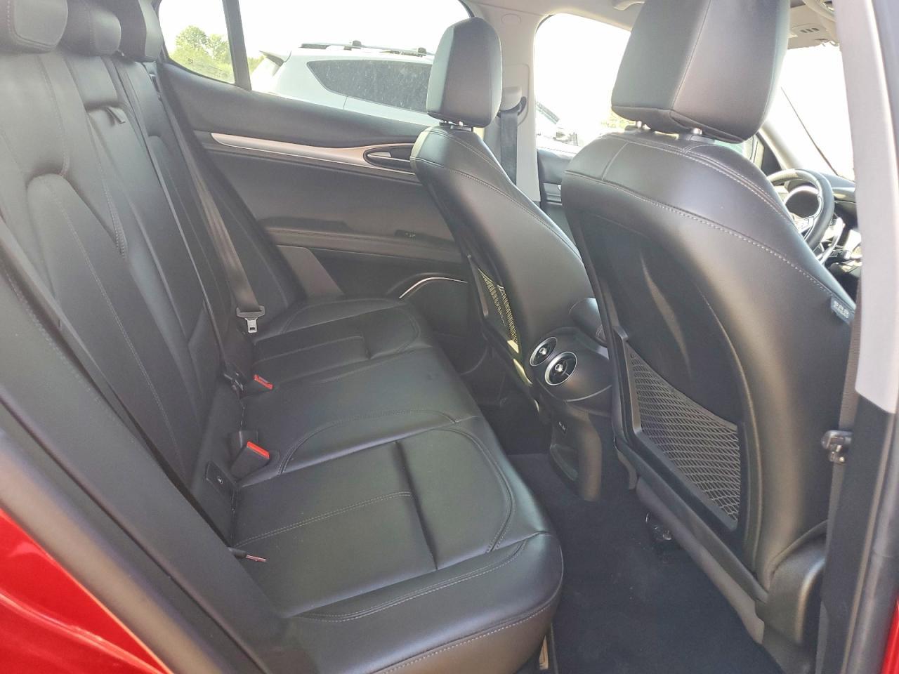 2019 Alfa Romeo Stelvio - zdjęcie 11
