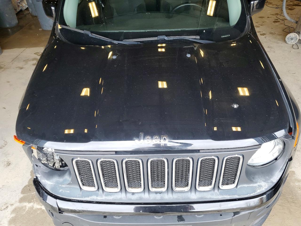 2016 Jeep Renegade Latitude - zdjęcie 11