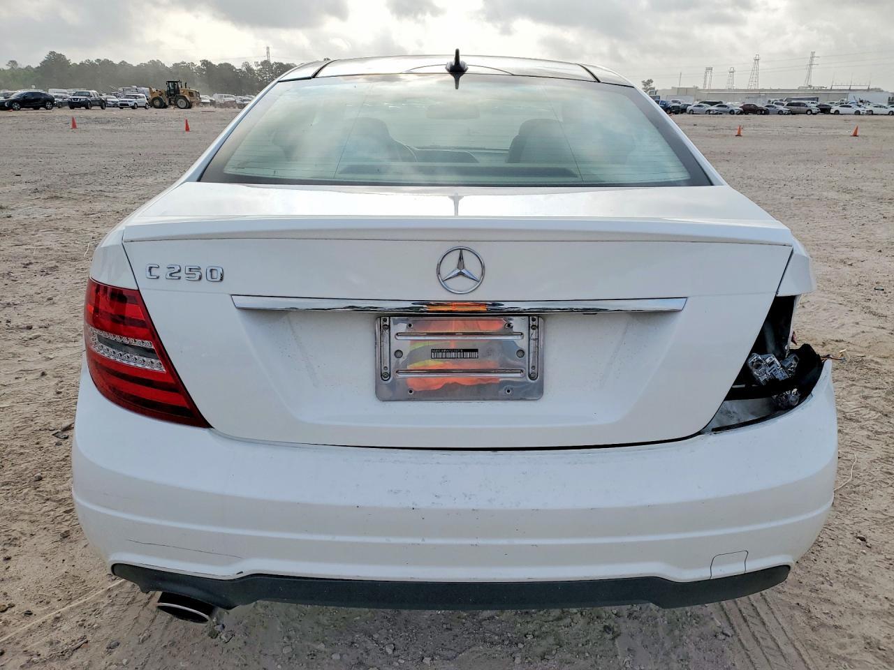 2014 Mercedes-Benz C 250 - zdjęcie 6