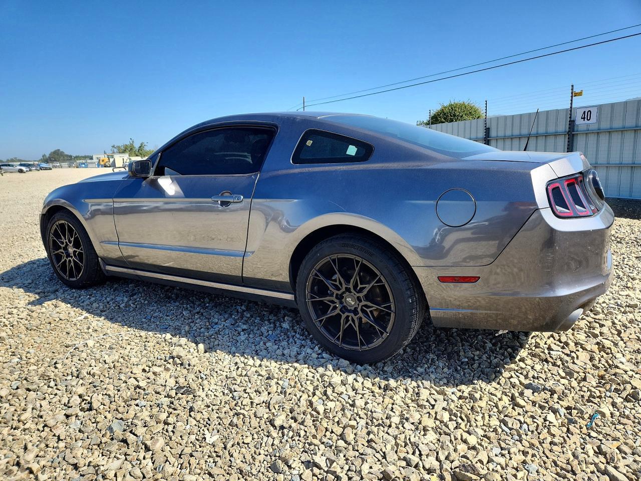 2014 Ford Mustang - zdjęcie 2