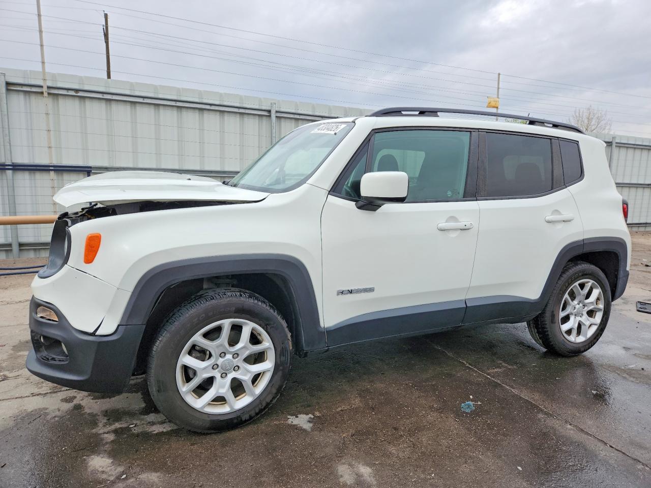 2016 Jeep Renegade Latitude - zdjęcie główne