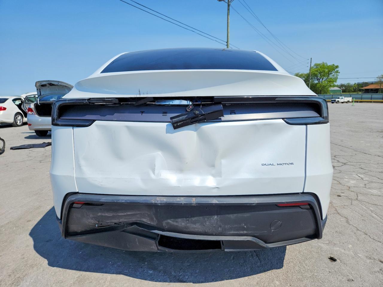 2026 Tesla Model Y - zdjęcie 6