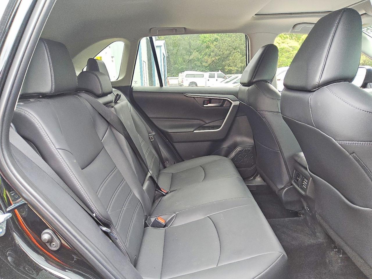 2025 Toyota Rav4 Xle Premium - zdjęcie 11