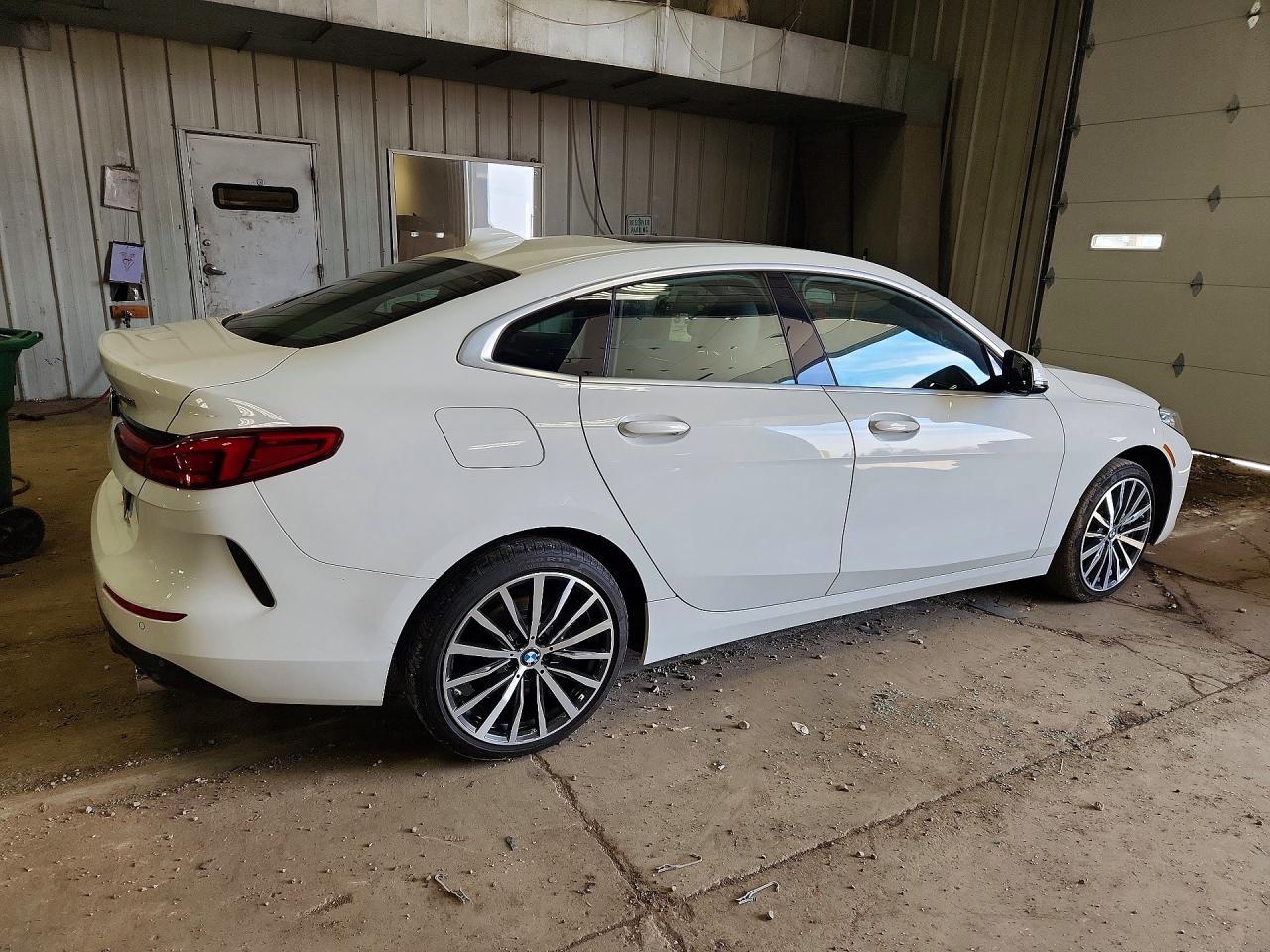 2021 BMW 228Xi - zdjęcie 3