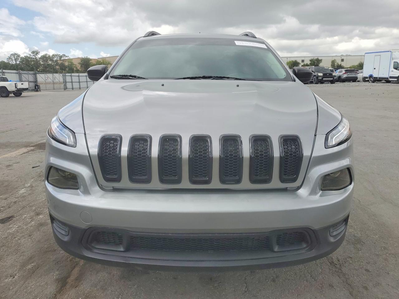 2017 Jeep Cherokee Sport - zdjęcie 5