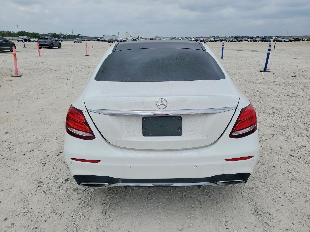 2019 Mercedes-Benz E 300 - zdjęcie 6
