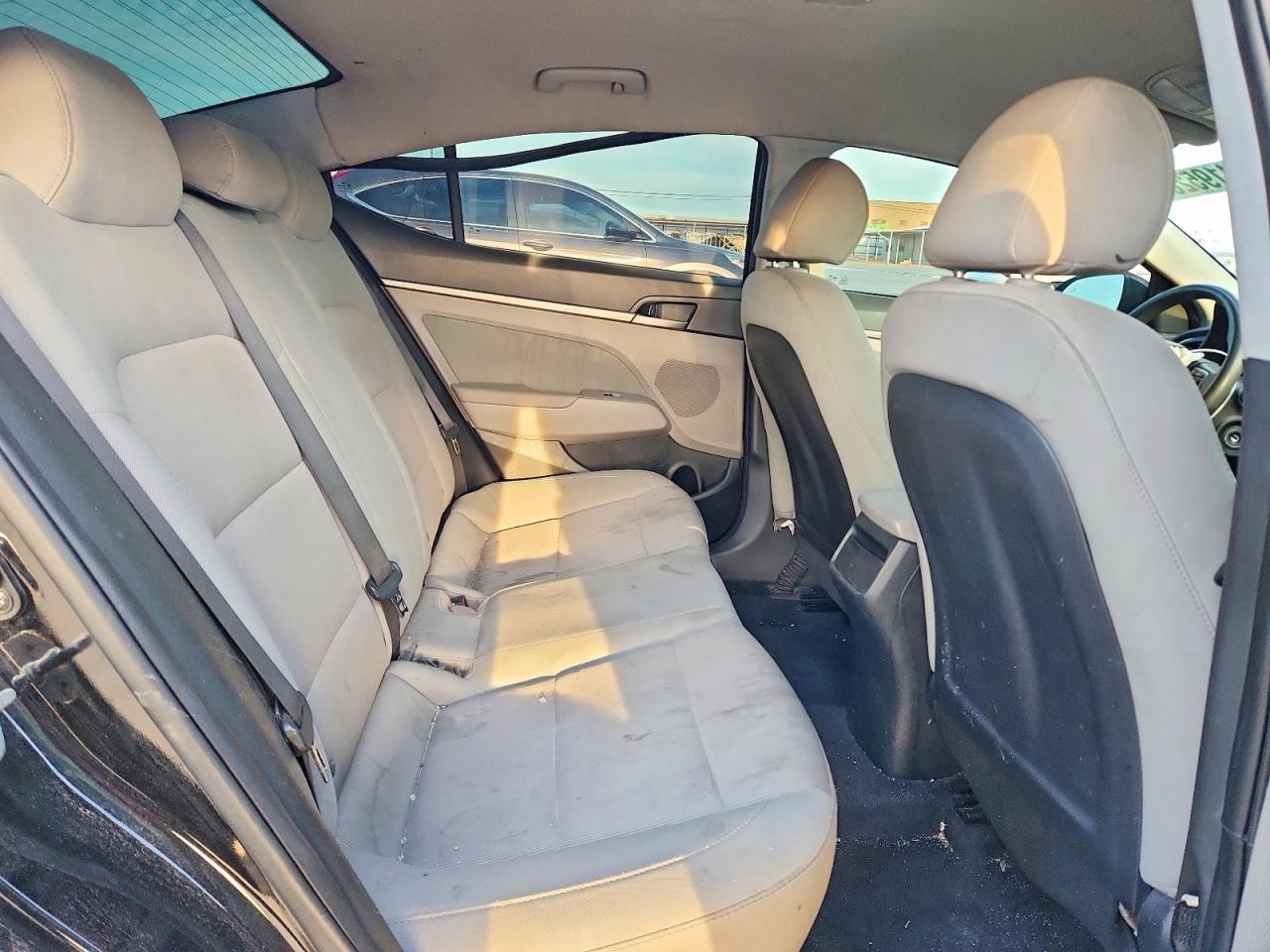 2018 Hyundai Elantra - zdjęcie 10