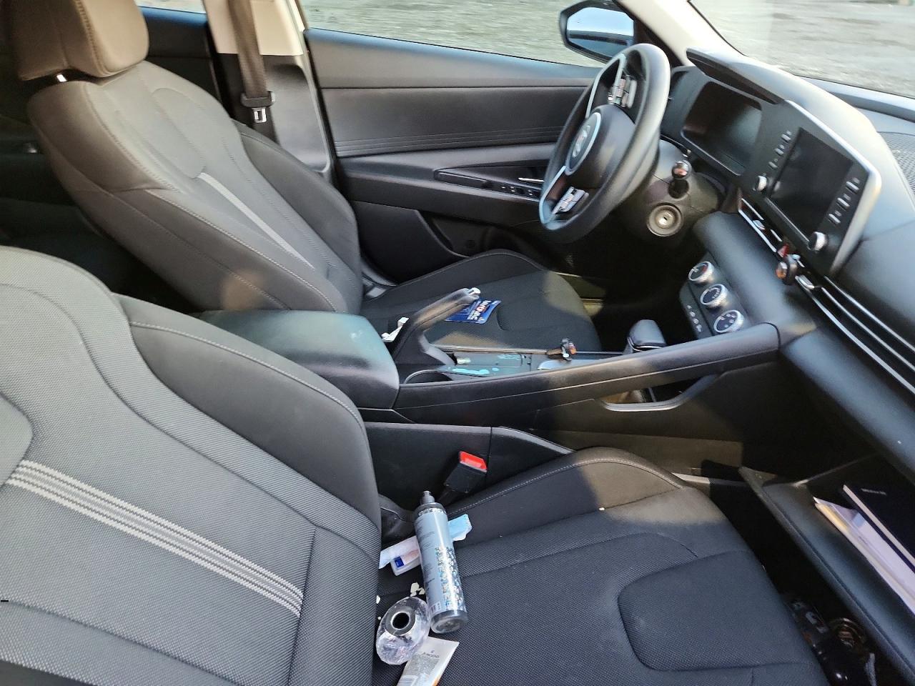 2024 Hyundai Elantra Se - zdjęcie 13