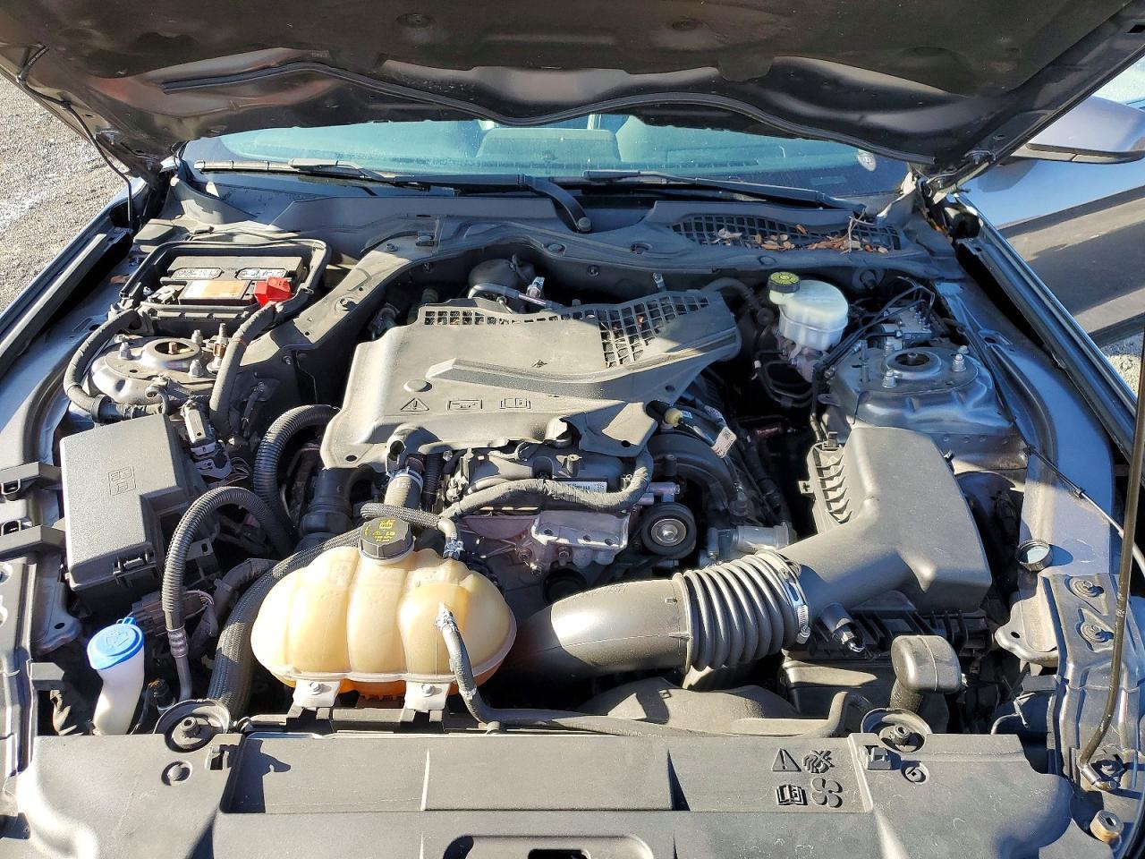 2021 Ford Mustang - zdjęcie 11